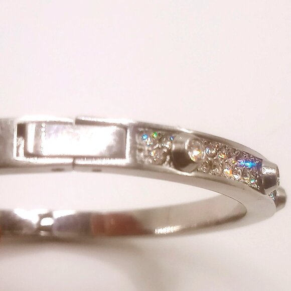 Michael Kors Bracelet Silver Tone Crystal Embellished Hinged Cuff Bangle 6 3/4" - Picture 4 of 12